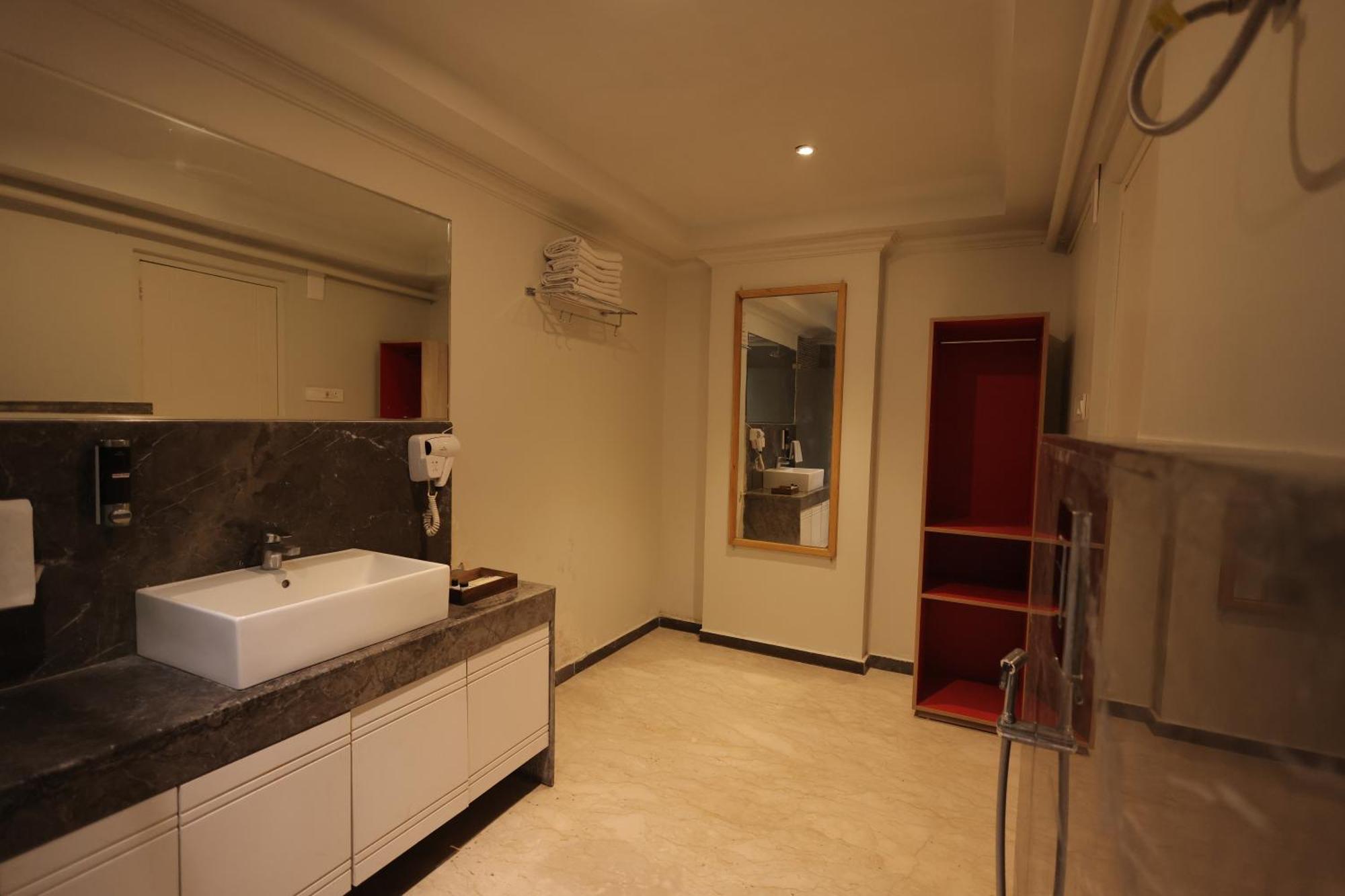 Phoenix - Unmatched Comfort Udaipur Exterior photo