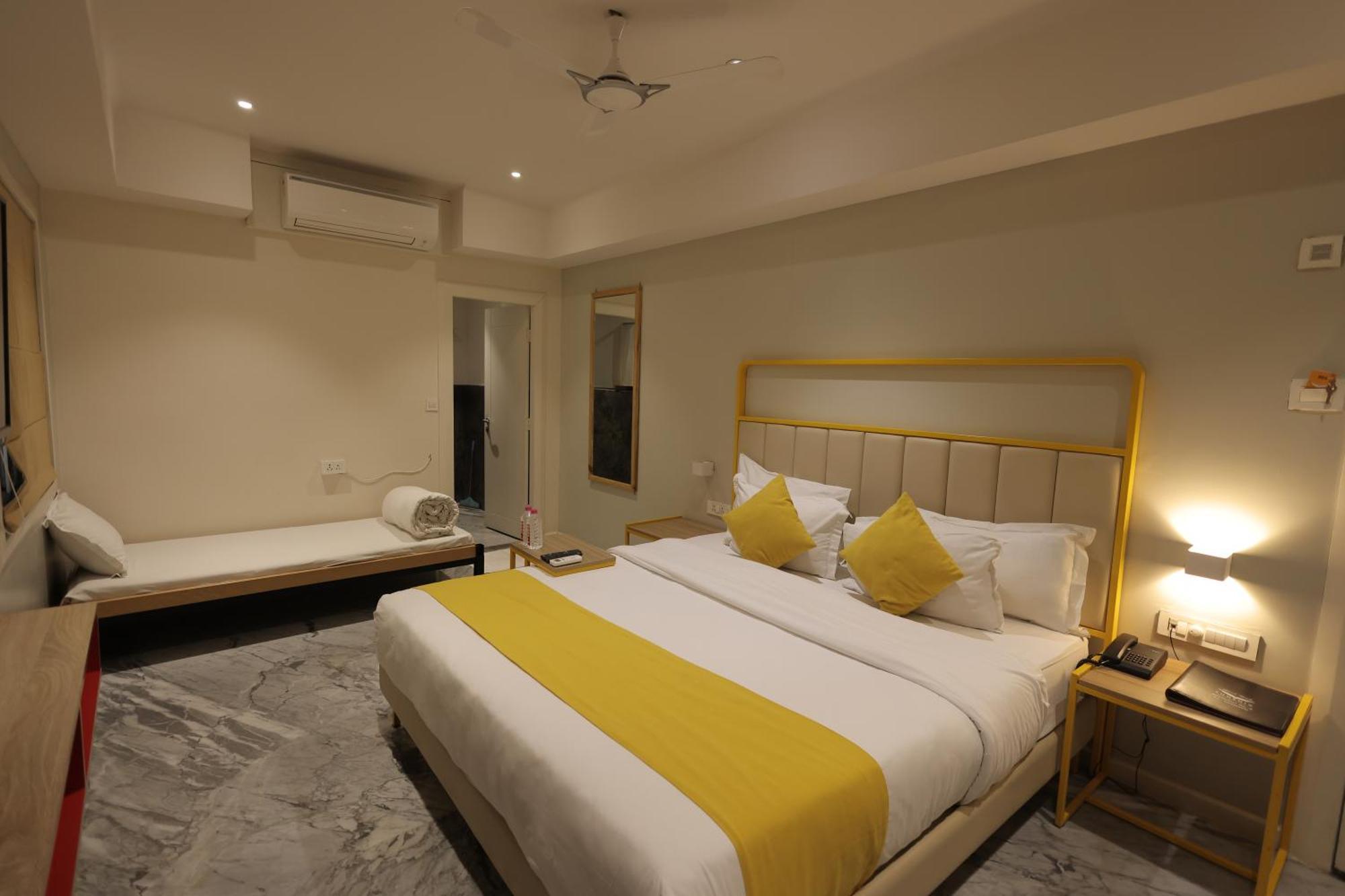 Phoenix - Unmatched Comfort Udaipur Exterior photo